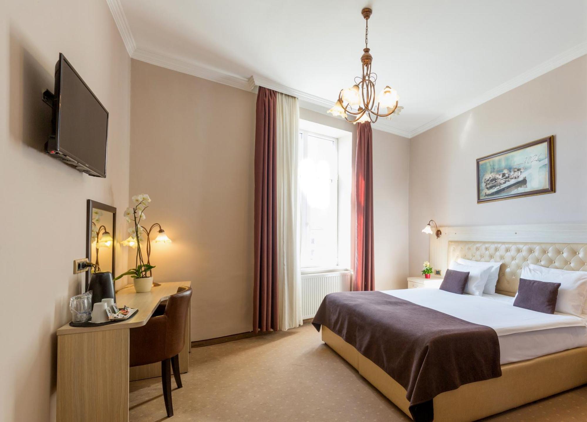 Superior Double or Twin Room,1278178486:JPEG